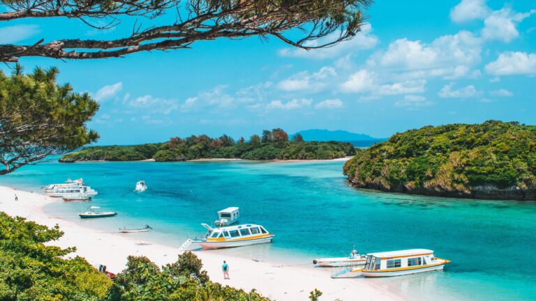 Okinawa Beaches & Islands: Kabira Bay, Manza Beach & the Kerama Islands