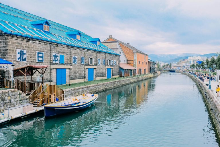 Hokkaido Winter & Hot Springs: Otaru Canal, Noboribetsu Onsen & Niseko