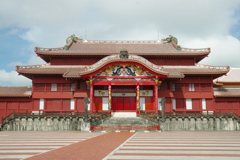 Okinawa History & Culture: Shuri Castle, Peace Memorial Park & Okinawa World