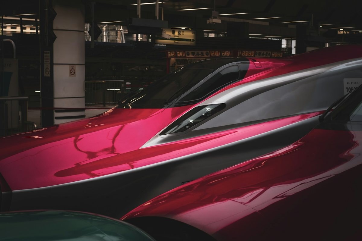 Nose of an E6 Series Shinkansen bullet train at Tokyo Station