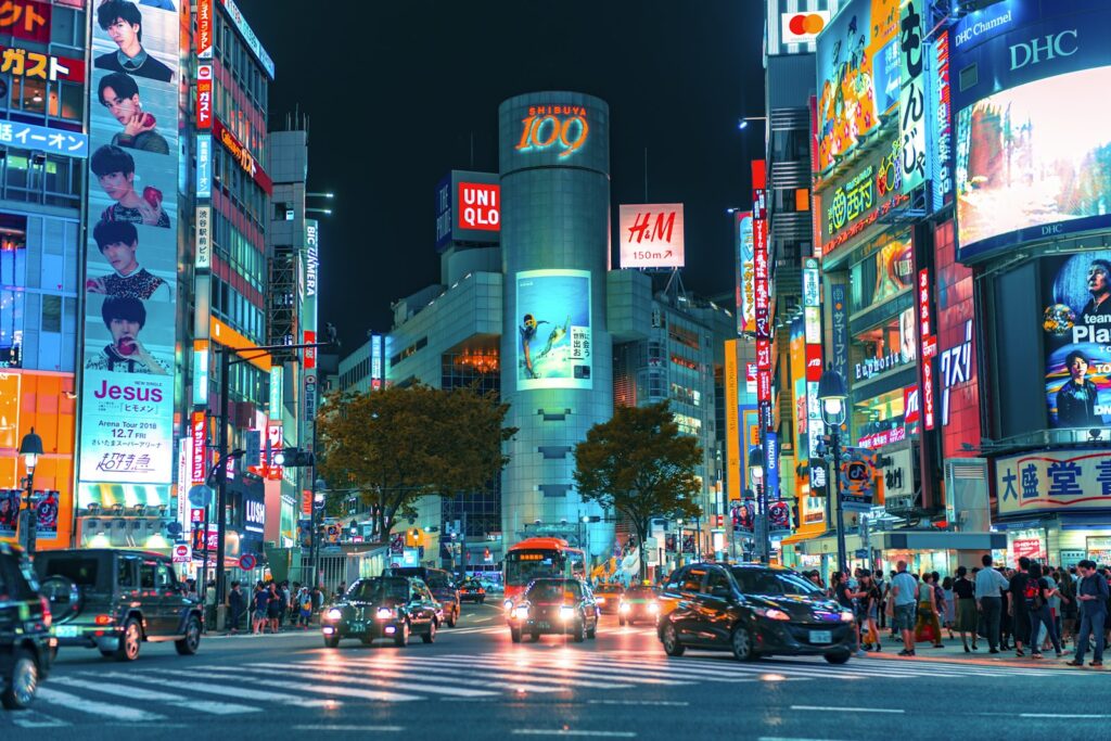 Roaming, pocket Wi-Fi or eSIM: each choice works in Tokyo; the difference is cost and convenience.
